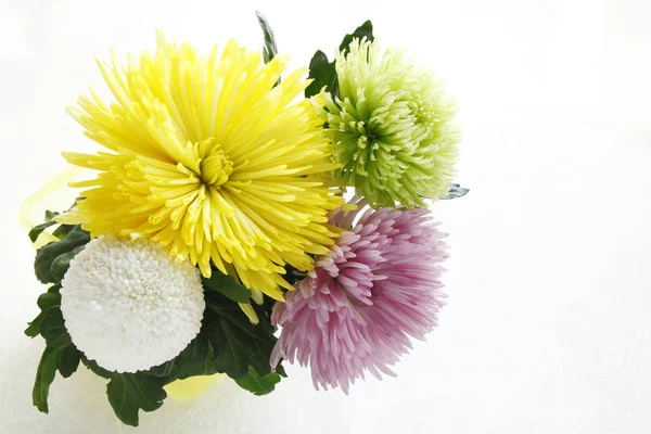 Kleurrijke Chrysant Bloemstuk — Stockfoto