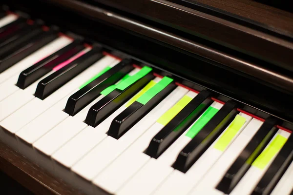 Lesgeven piano helper kleurrijke stickers — Stockfoto