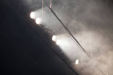 birçok tiyatro Flood ışıkları