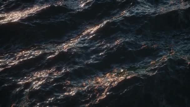 Φουρτουνιασμένη θάλασσα κύματα Loopable φόντο — Αρχείο Βίντεο