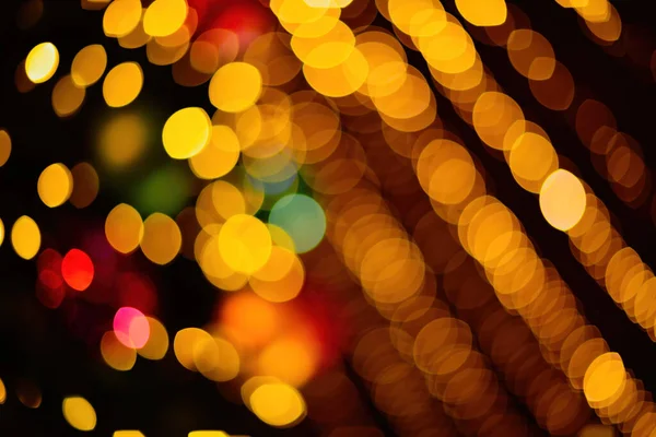 Navidad dorada luces bokeh fondo. Fondo de decoración de árbol de Navidad desenfocado —  Fotos de Stock