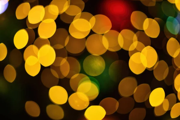 Navidad dorada luces bokeh fondo. Fondo de decoración de árbol de Navidad desenfocado —  Fotos de Stock