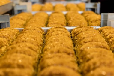 tatlı baklawas tepsi. Onun geleneksel Türk tatlı.