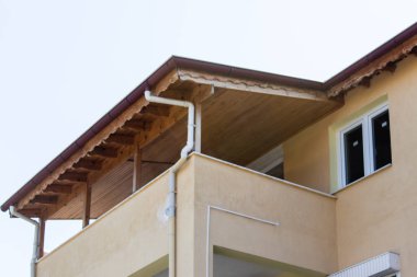 bir bina köşe görünümden. İzmir alınan bu mimari ateş.