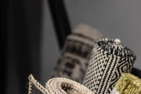bazı el yapımı halı ve kilim köşe ateş
