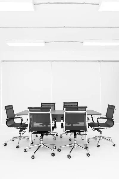 Grupo Cadeiras Pretas Aroun Mesa Sala Conferências Branca Moderno Espaço — Fotografia de Stock