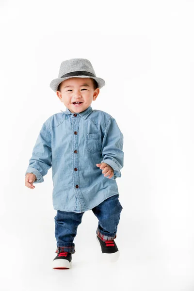 Ett Gammal Asiatisk Pojke Ler Jeans Shurt Promenader Och Ser — Stockfoto