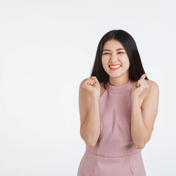 Krásná Mladá Asijská Žena Růžových Šatech Celý Šťastný Ohromil Vzrušený — Stock fotografie