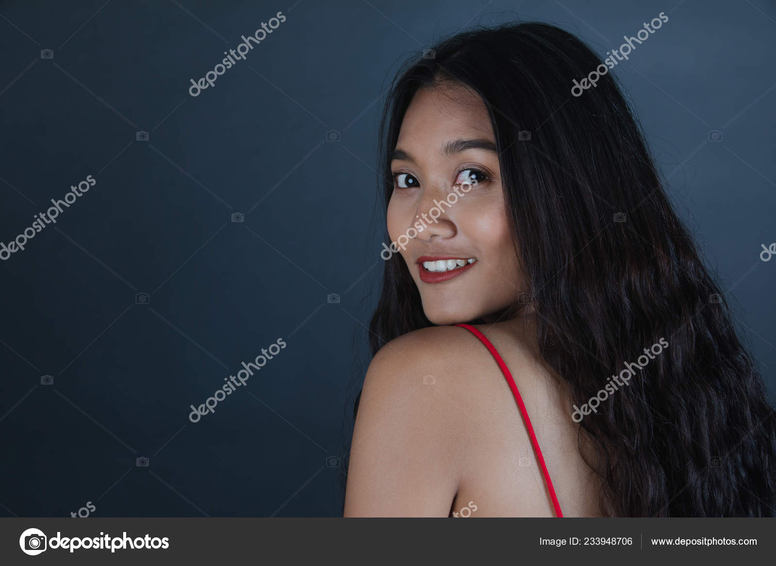 Studio Portrait Young Beautiful Long Curly Black Hair Asian Woman — Stock  Photo © bangkokclickstudio #233948706, image size:1600x1167