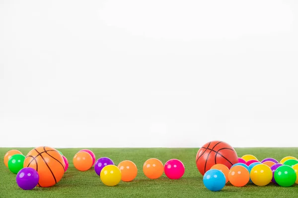 Studio Shot Van Levendige Kleurrijke Speeltuin Met Groene Kunstgras Veelkleurige — Stockfoto