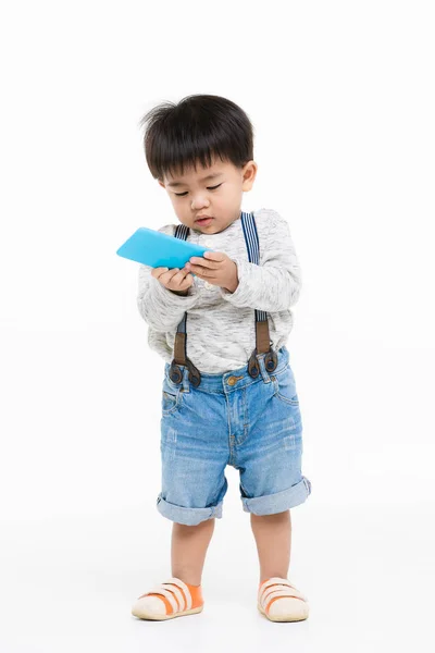 Studioporträt Eines Niedlichen Entzückenden Asiatischen Kleinkindes Das Jeans Overalls Langärmeliges — Stockfoto