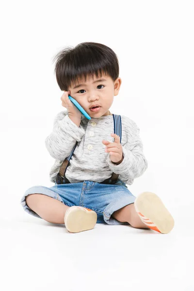 Studio Porträtt Söta Bedårande Asiatiska Småbarn Pojke Bär Denim Overaller — Stockfoto