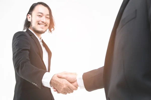 Jonge Aziatische Zakenmannen Handdruk Met Andere Zakenman Witte Achtergrond Achter — Stockfoto