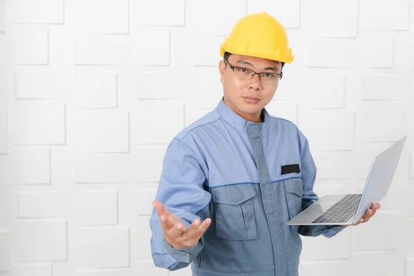 Retrato Cerca Mediana Edad Electricista Asiático Overoles Uniforme Trabajo Uso — Foto de Stock