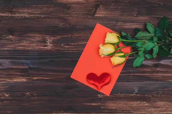 Aftelkalender Voor Valentijnsdag Liefde Concept Arrangement Van Verse Drie Gele — Stockfoto