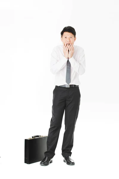 Középkorú Csinos Ázsiai Üzletember Fehér Inget Csíkos Nyakkendő Fekete Nadrágot — Stock Fotó