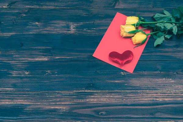Aftelkalender Voor Valentijnsdag Liefde Concept Arrangement Van Verse Drie Gele — Stockfoto