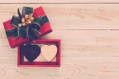 Sevgililer günü aşkı kalp hediye kutusu çikolatası 