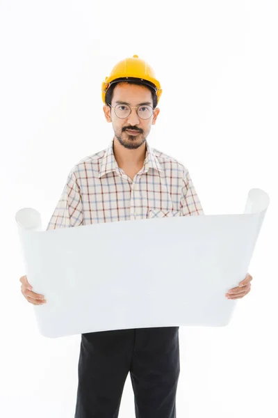 Ingenieur man staande gele helm — Stockfoto