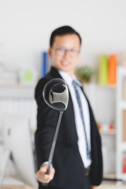 Asyalı işadamı ofiste