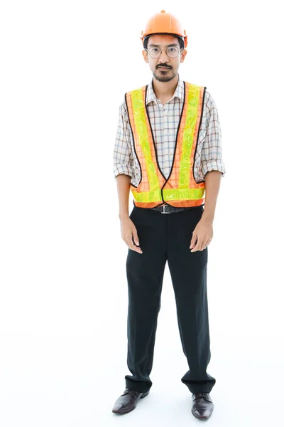 Engenheiro homem de pé capacete laranja e colete — Fotografia de Stock