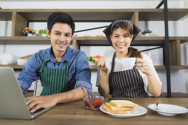 Jovem Belo Casal Asiático Passar Tempo Compartilhar Coffee Break Juntos — Fotografia de Stock