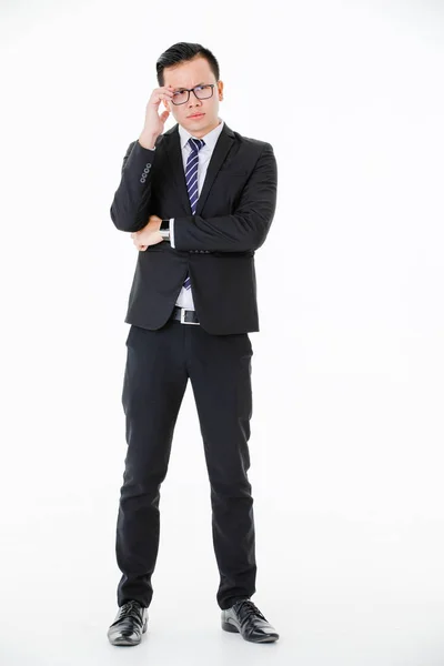 İzole edilmiş beyaz arka planı olan genç bir adam.