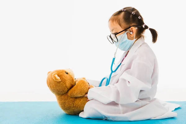 Menina brincando — Fotografia de Stock