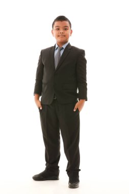 Siyah takım elbiseli erkek