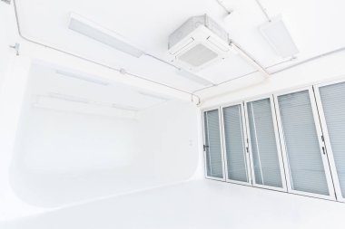 Oda beyaz boyalı duvar fotoğraf stüdyosu için kullanılan