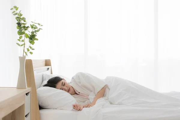 kadın yatak odasında