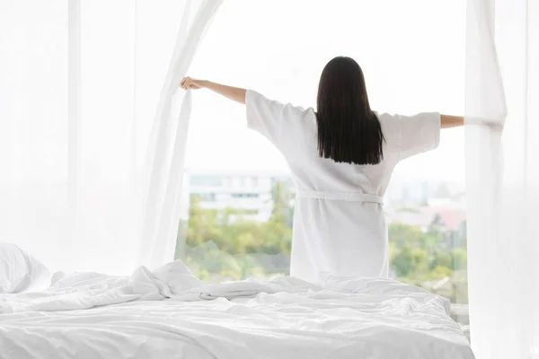 kadın yatak odasında