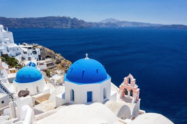 Mavi rooftops Fira Santorini Yunanistan