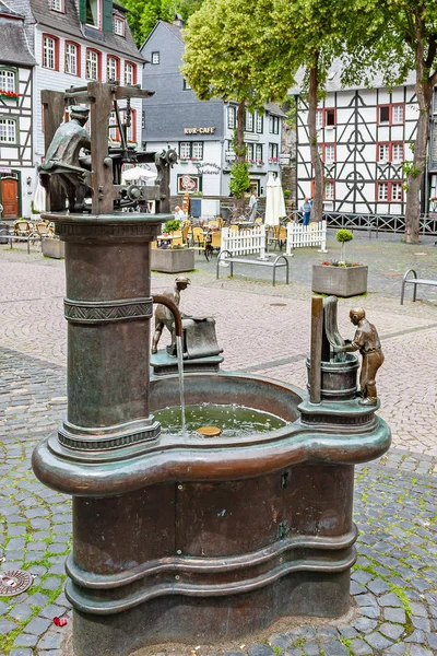 Güzel Çeşme Kent Meydanı Monschau, Almanya