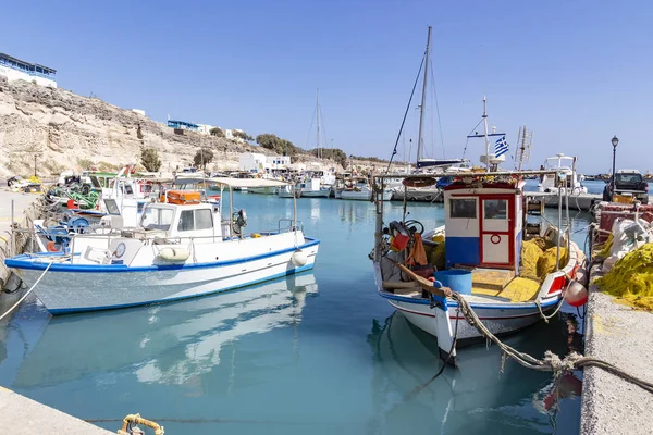 Typisch Griekse Kleurrijke Vissersboten Haven Van Vlychada Santorini Griekenland — Stockfoto