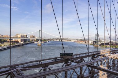 Manhattan Köprüsü'nde New York, Amerika Birleşik Devletleri, Brooklyn Köprüsü'nden görünümü
