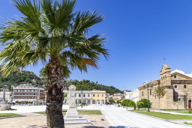 Güneşli Solomos kare şehirde Zakynthos, Yunanistan genel bakış