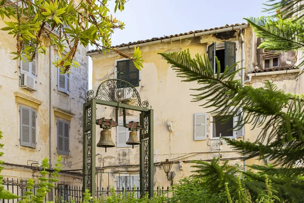 Een Klokkentoren Een Plein Corfu Stad Corfu Griekenland — Stockfoto