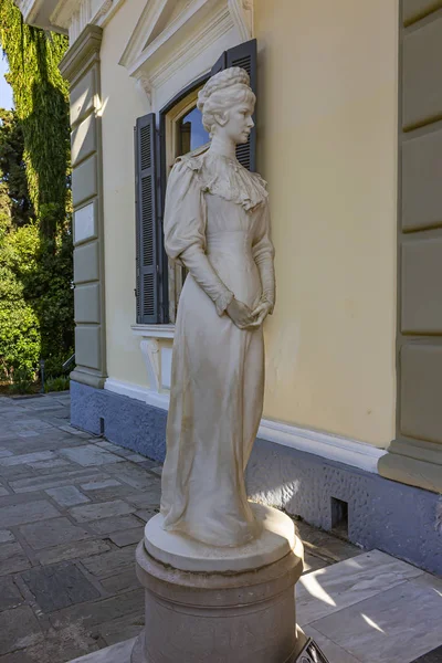 希腊科孚岛加苏里宫的西西皇后雕像 — 图库照片