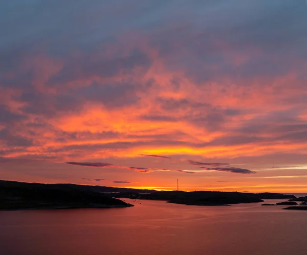 Kleurrijke Dramatische Spel Van Licht Schaduwen Zonsondergang Het Kola Schiereiland — Stockfoto