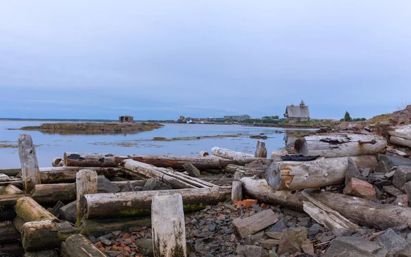 Jetée Détruite Une Vieille Cabane Rondins Sur Rivage Sur Une — Photo