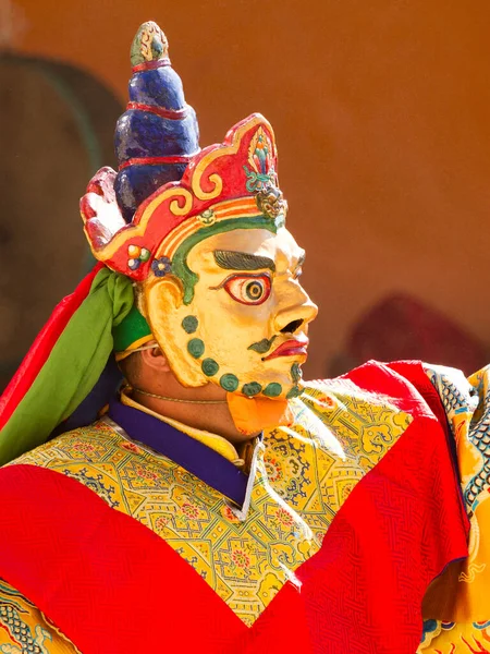 Monk Performs Masked Costumed Sacred Dance Tibetan Buddhism Another Monks — Stock Photo, Image