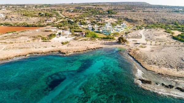 空中鸟瞰Ammos Tou Kambouri海滩 Ayia Napa Cavo Greco Famagusta Cyprus 这个地标性的旅游胜地是石质海滩 — 图库照片