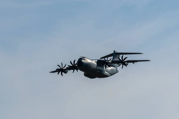 Telford June 2018 Airbus A400M Atlas Flies Overhead Blue Skies — Stock Photo, Image