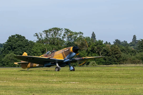 2018 Raf Cosford에 비행장에 Supermarine 스피트파이어 택시로 문서화 — 스톡 사진