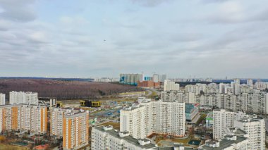 Moskova üzerinde uçuş, hava ile çekim, drone görünümü, Moskova 'nın Güney Bölgesi 