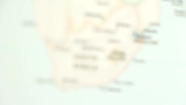 世界の政治地図の南アフリカ共和国 ビデオ Defocuses 表示と地図を非表示 — ストック動画