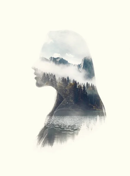 Podwójna Ekspozycja Sylwetka Głowa Portret Kobiety Połączeniu Zdjęciem Gór Leśnych — Zdjęcie stockowe