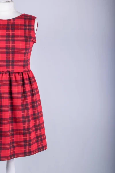 Skräddare Skyltdocka Klädd Röd Tartan Klänning — Stockfoto