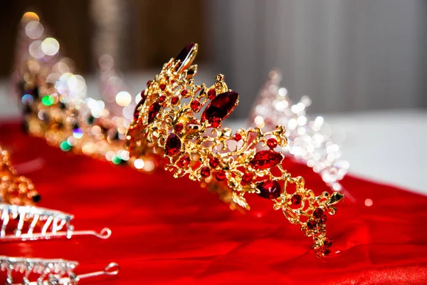 Belas Coroas Brilhantes Para Princesas Sinto Falta — Fotografia de Stock